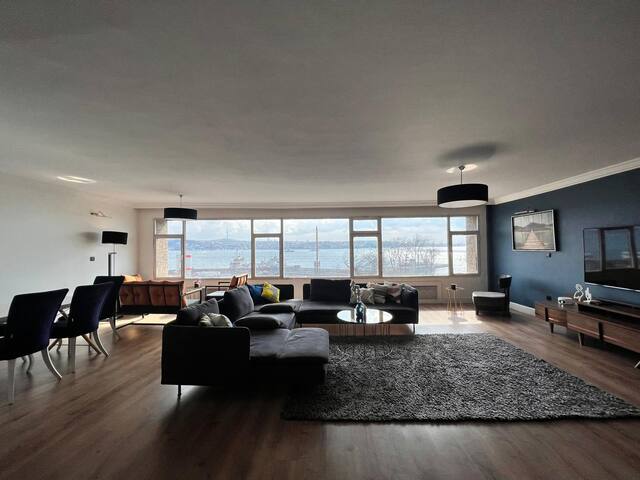 Stunning Sea View Amazing Flat 4BR, 2BA, 5AC