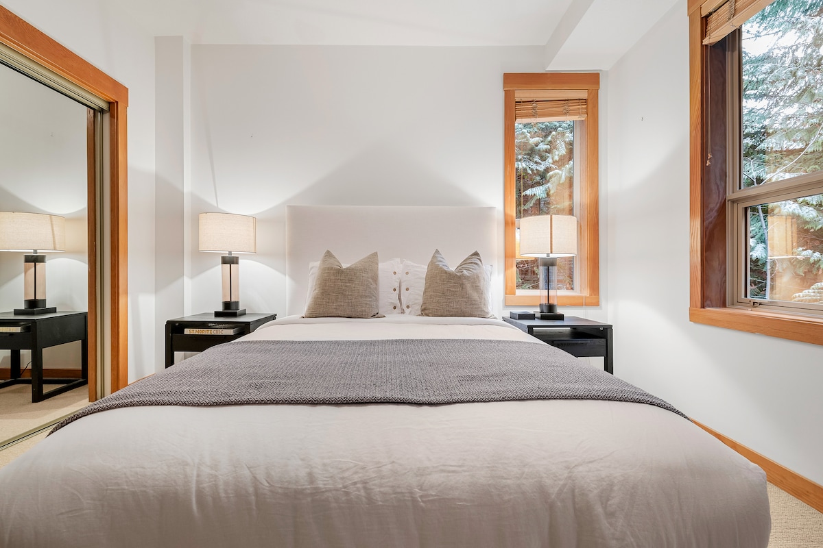 This stylish bedroom features a double bed 