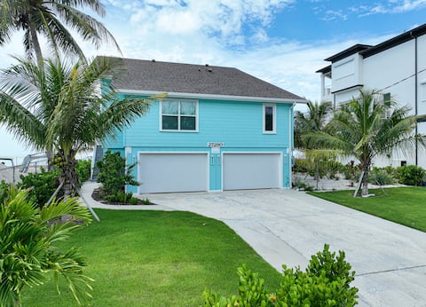 Sunset Gulf-Front Luxury | 4BR+Loft and Elevator