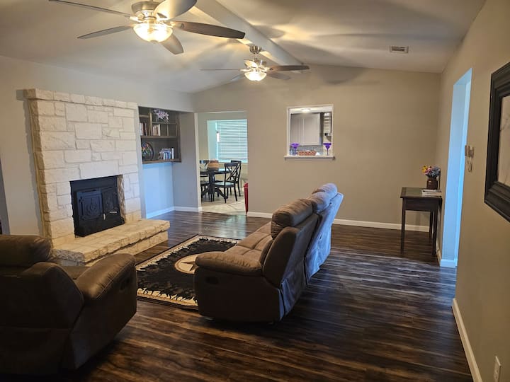 The Perfect Garland Escape Great For Fifa Stay. - Garland, TX
