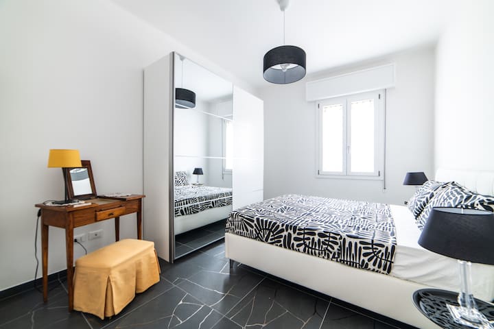 Morgana guarda il canale – Centro storico