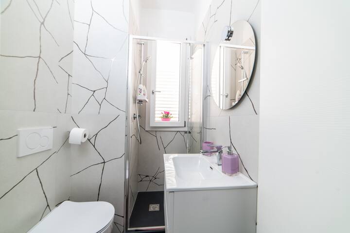 Morgana guarda il canale – Centro storico gallery image 5