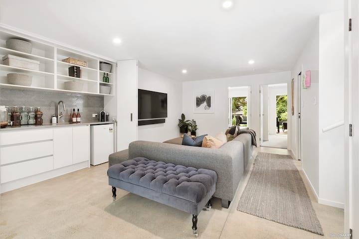 Guest Suite Retreat In The Trees - Waiheke Island