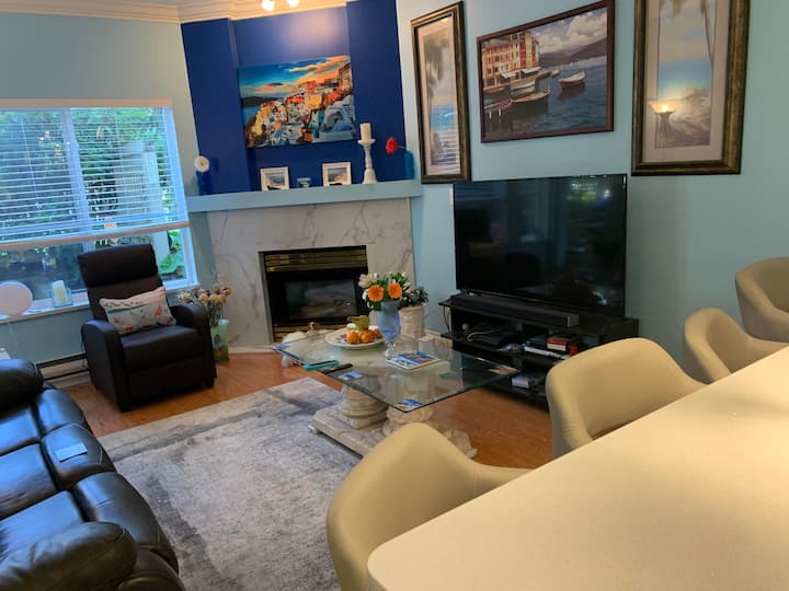 Nice, Private 2-bedroom Apt - New Westminster
