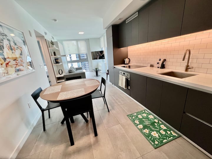 Stylish Downtown Miami Getaway & 30th Story Views - Miami