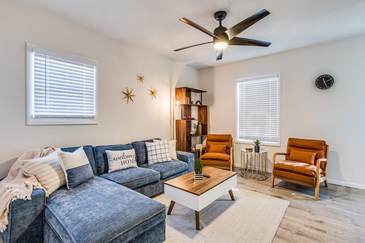 Vibrant, Modern Home Near It All - Wichita, KS