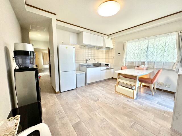 20名以上宿泊可能/5部屋/シャワー&トイレそれぞれ4つ/池袋まで5分/新宿まで15分/11ベッド gallery image 2