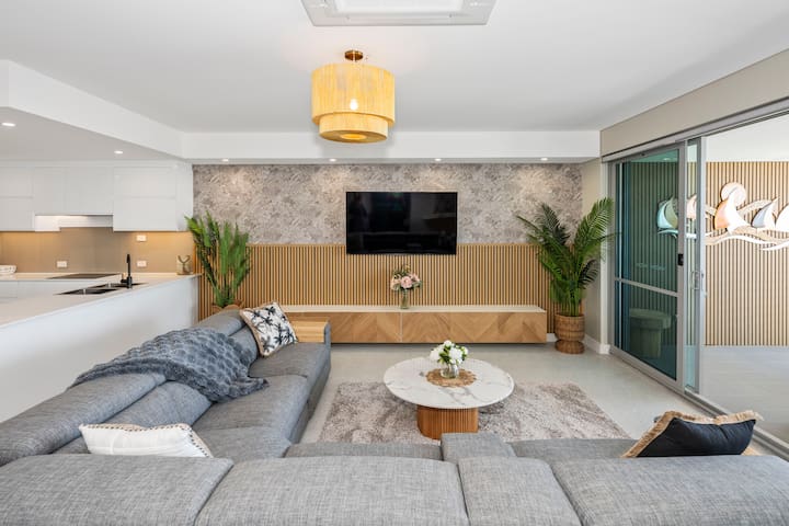 Three Bedroom Premium Ocean View Apartment