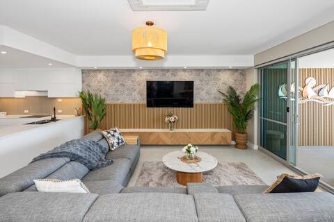 Three Bedroom Premium Ocean View Apartment