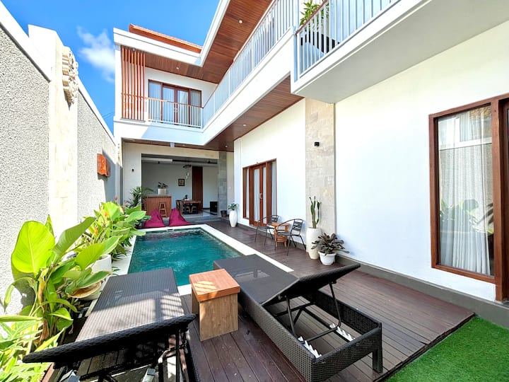 Surya Mesari - 6 Bedrooms Villa - Sanur