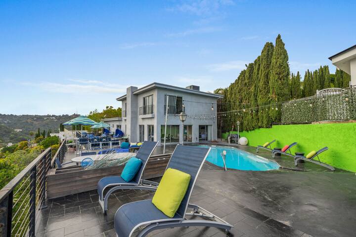 holliwood hills amazyng gallery image 2