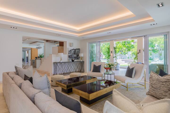 Paradise Central! gallery image 5