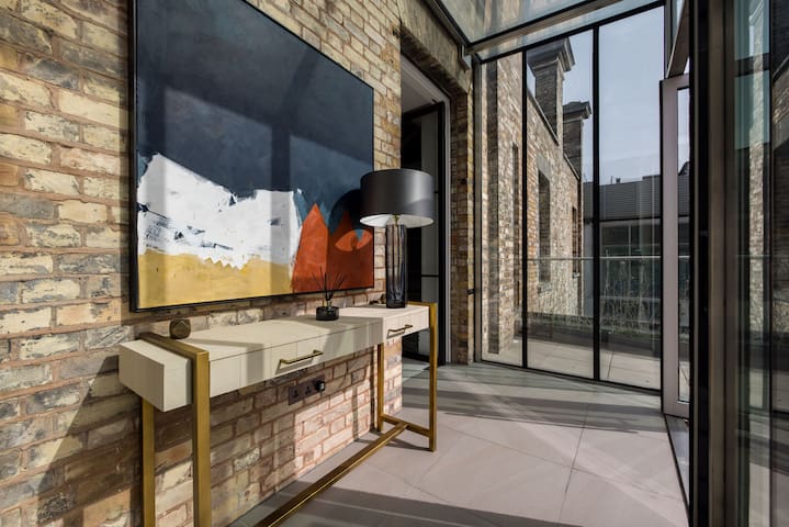 Amazing Penthouse in Central London gallery image 4