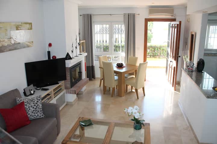 3 Bedroom Townhouse Located Within Los Dolses - Playa Flamenca