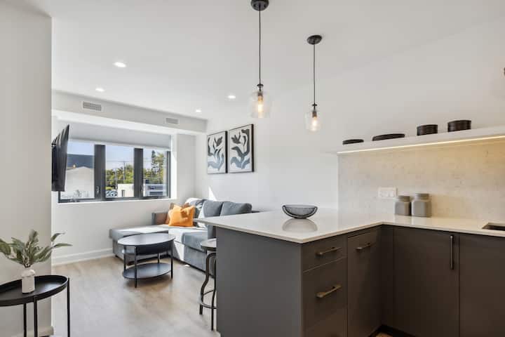 Trendy Condo In Downtown Collingwood - Collingwood