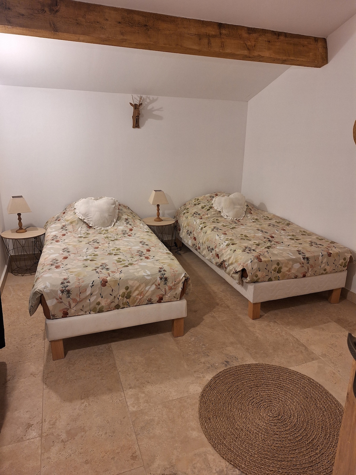 საძინებელი 1