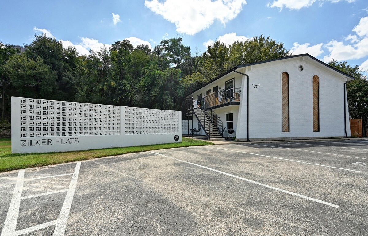 NEW! Walk to Zilker! King Bed!