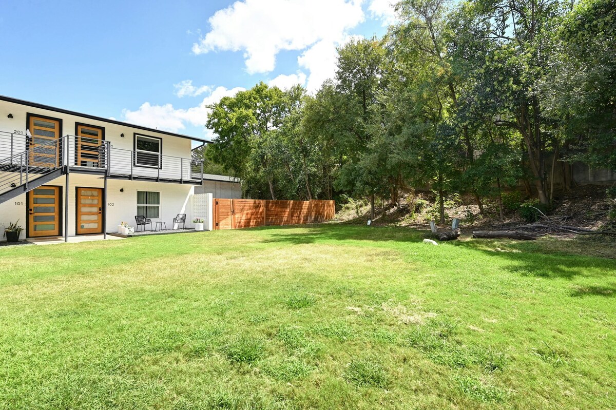 NEW! Walk to Zilker! King Bed!