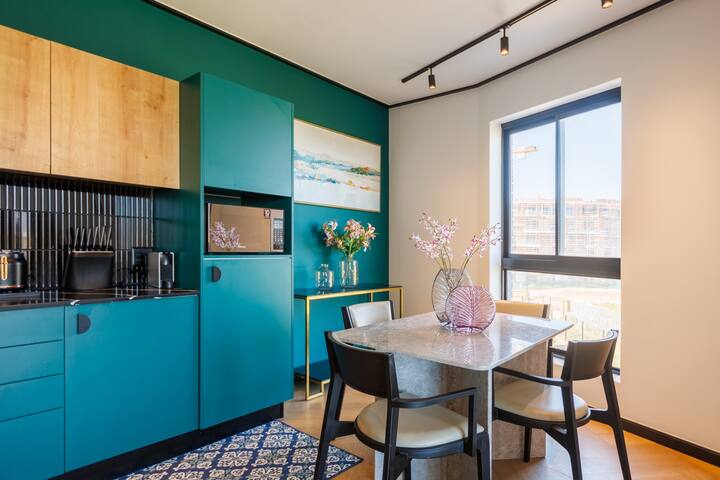 Power Backup Corner 2-Bed Apt Table Mountain View gallery image 4