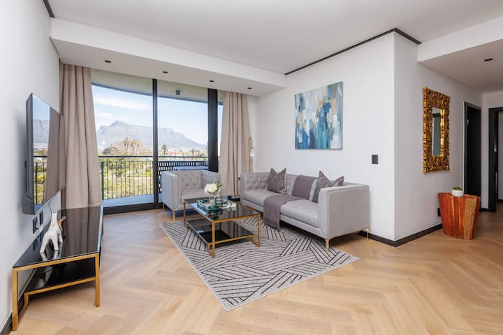 Power Backup Corner 2-Bed Apt Table Mountain View