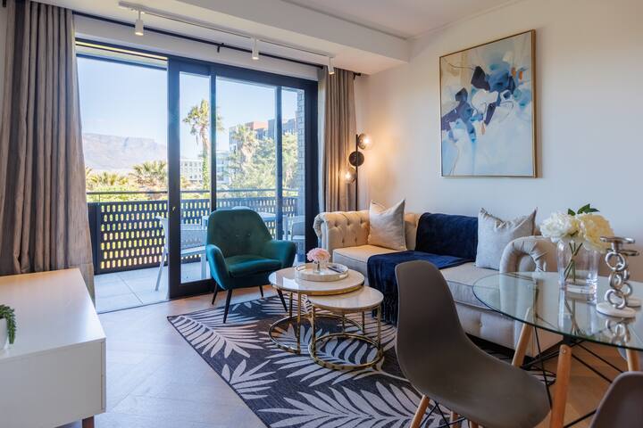 Power Backup Morden 2-Bed Apt Table Mountain View