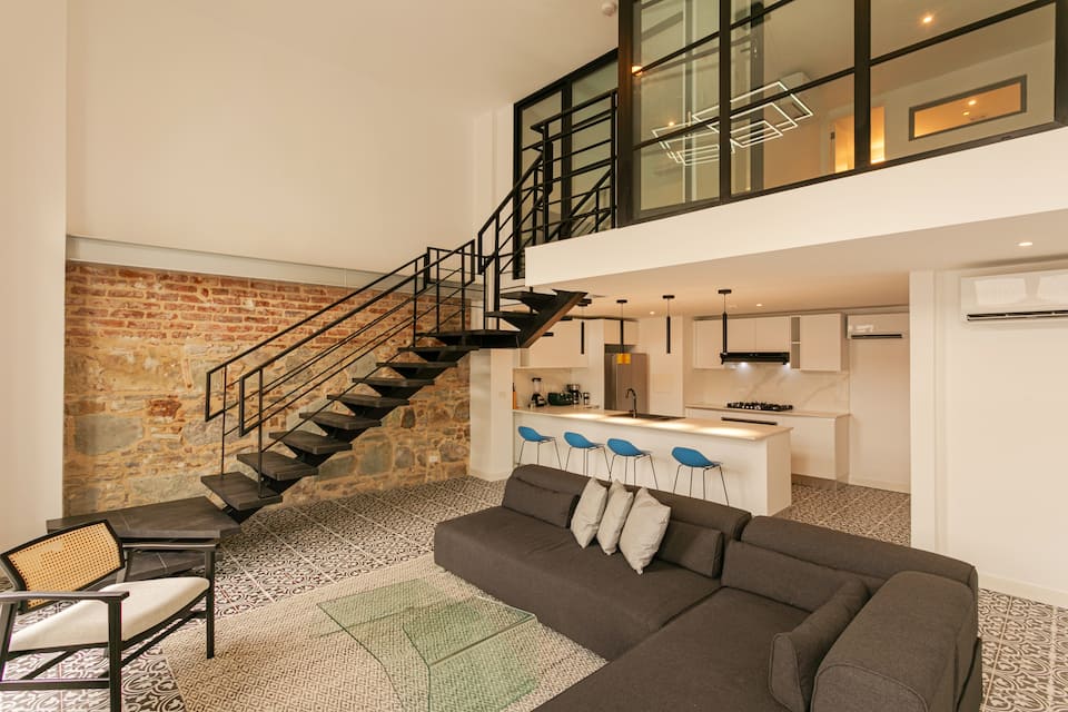 Top-earning Airbnb listing in Santa Ana, 2 bedrooms