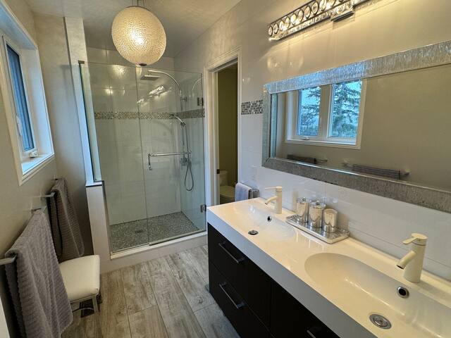 Family Home with Sauna and Hot Tub gallery image 5