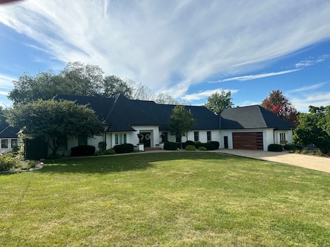 The Midwest Vacation Oasis !