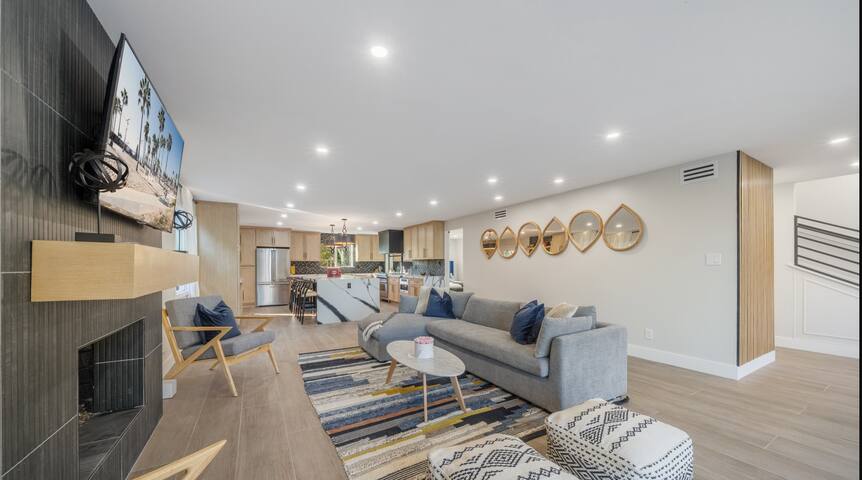 Hollywood Hills Modern Oasis 4BR Pool Skyline View gallery image 4