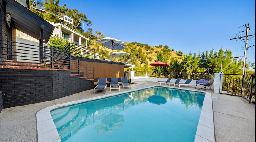 Hollywood Hills Modern Oasis 4BR Pool Skyline View