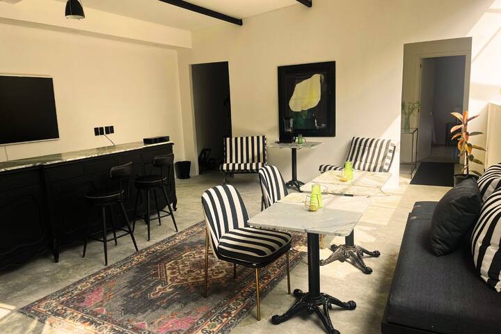 Condesa Art Deco House w/Terrace gallery image 3