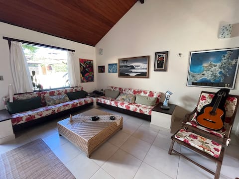Popular Airbnb listing: House 100 meters from the beach 4 bedrooms, 3 bathrooms in Armação Dos Búzios
