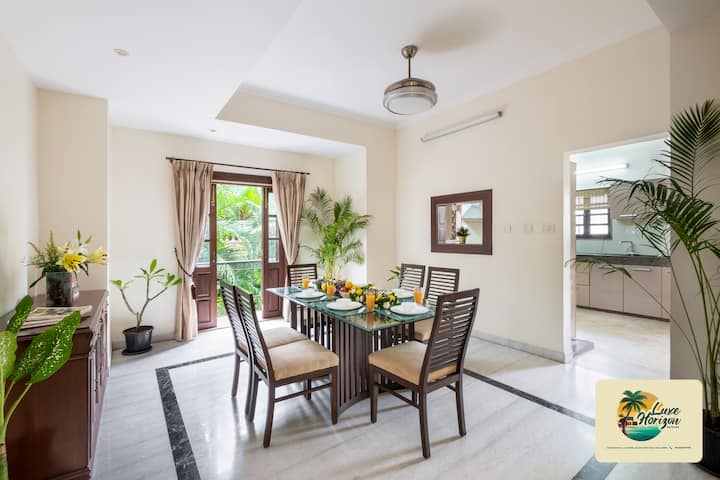 Dining area image 1