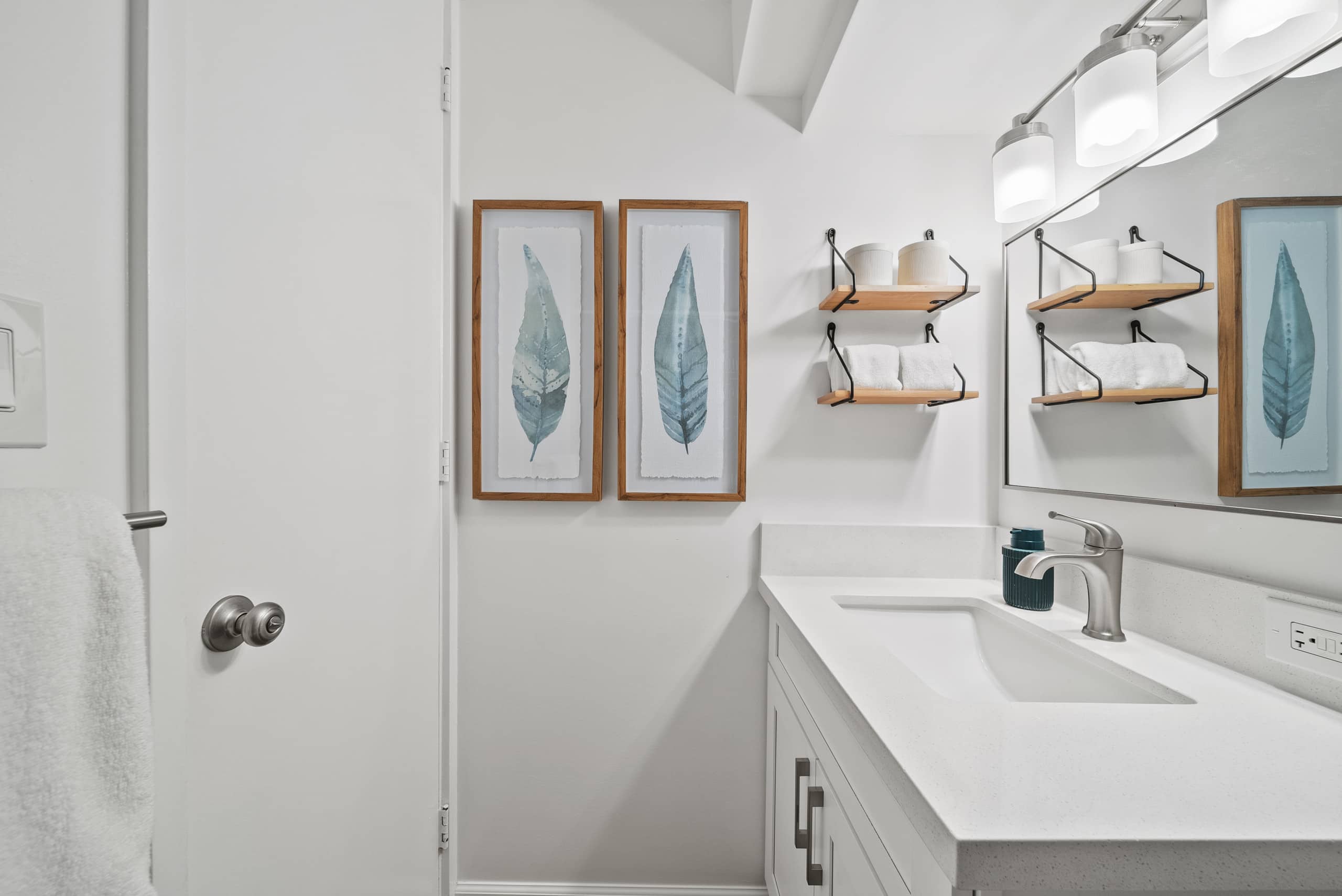 23 FL-Cozy & Elegant King Studio - Image 16