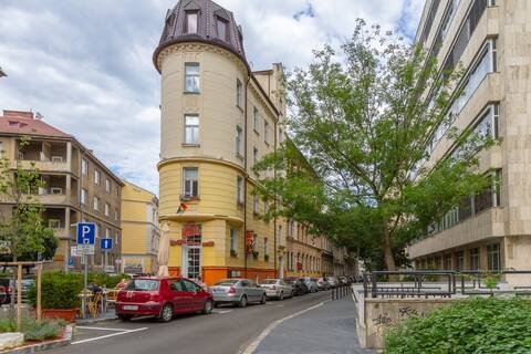 3 self contained apartments with a terrace