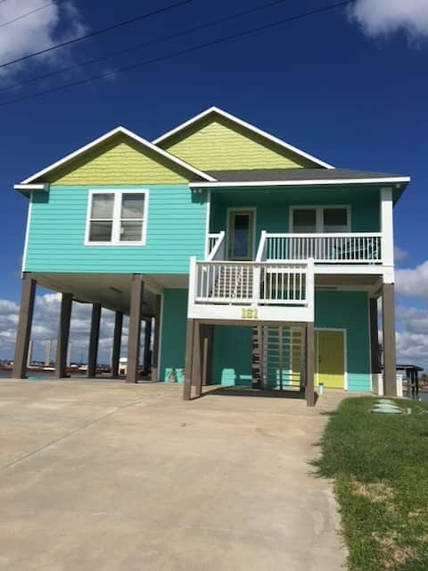 Beautiful waterview front & back