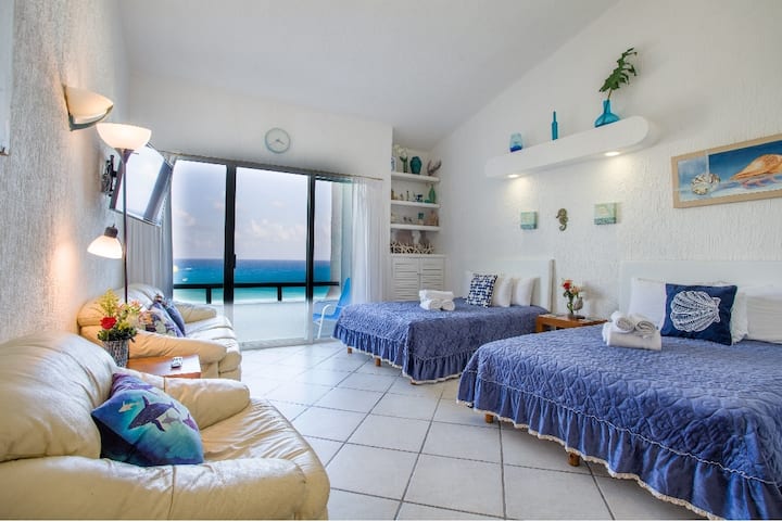 Ocean View Balcony Studio, Beach Access And Pool. - Cancún
