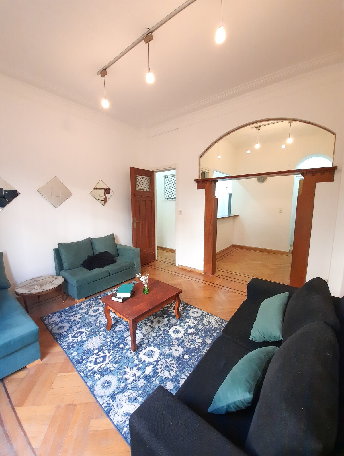 Departamento con patio y balcón en San Nicolás con vista al Obelisco