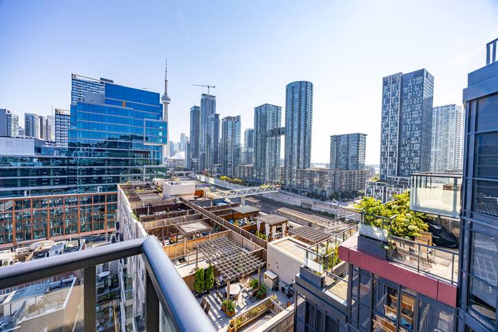 PARC LOFT|Penthouse w/4bd-WFH-PS5-CN Tower Views gallery image 4