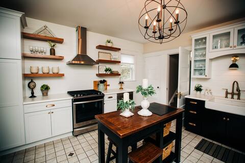 Beautiful Historic Home In Downtown Frankenmuth