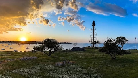The Sunset Lighthouse Marblehead
