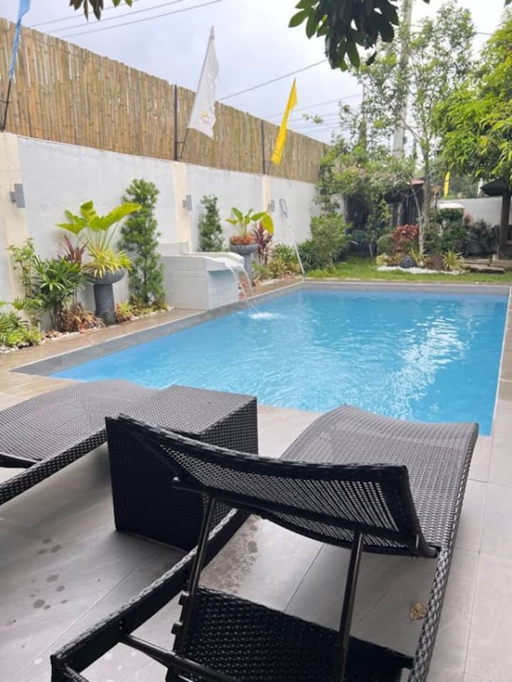 Modern Villa with Pool and Pavillion near Tagaytay