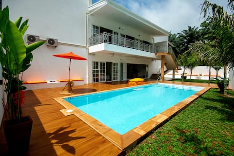 8 Palm Villa 5 (8BR-8BA, Fabulous Fun)