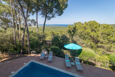 Villa with stunning sea views and swimming pool in Pals