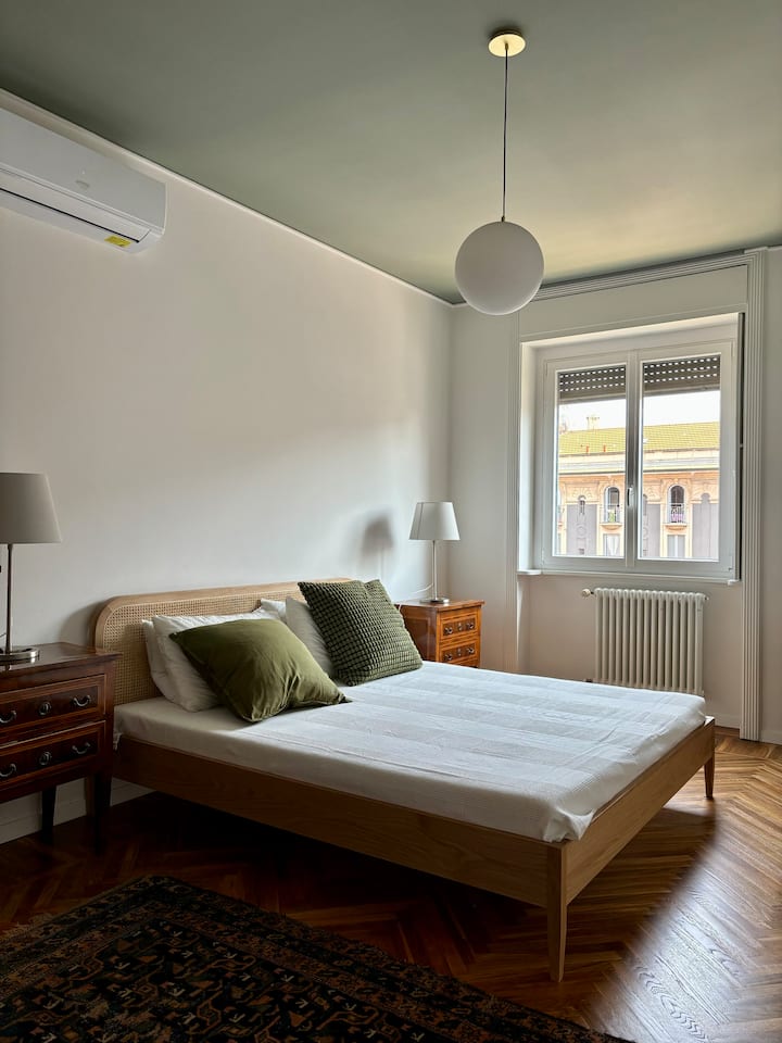 Habitación con cama de matrimonio