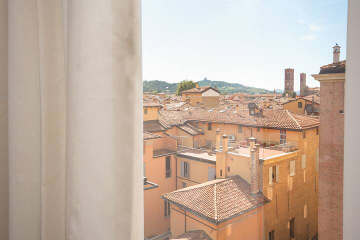 Enjoy Luxury Apt | Design nel centro di Bologna gallery image 5