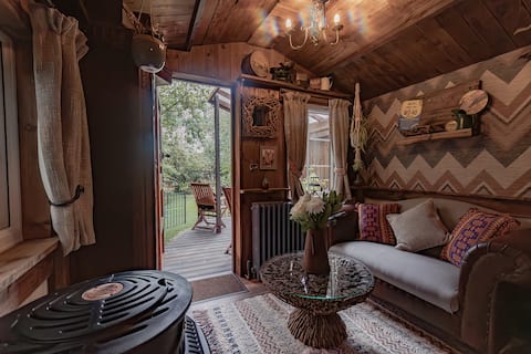 Successful Airbnb property: Rustic retreat in Lincolnshire in North Kesteven