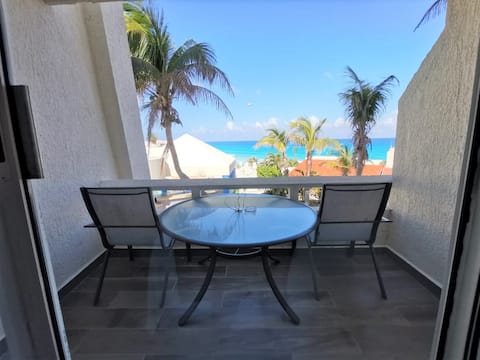 Top performing Airbnb: Nice Furnished Studio with Kitchenette and Ocean View! in Cancún
