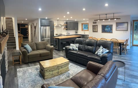 Successful Airbnb property: The Three Bears Retreat in Fraser Valley C