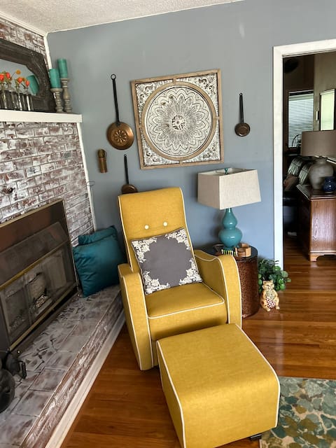 Top performing Airbnb: Kimsey Cove Cottage in Franklin